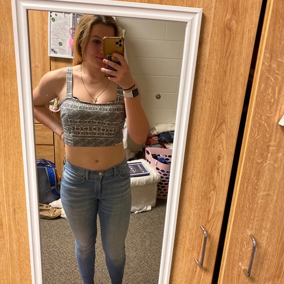 Super cute tank top !! - Picture 1 of 4